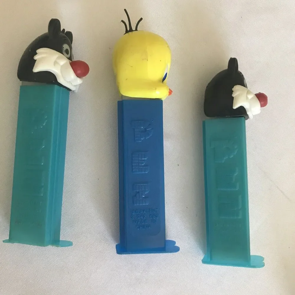 PEZ Dispensers Lot of 21 PEANUTS, DISNEY GARFIELD, SANTAS, LAMB AND‎ MORE